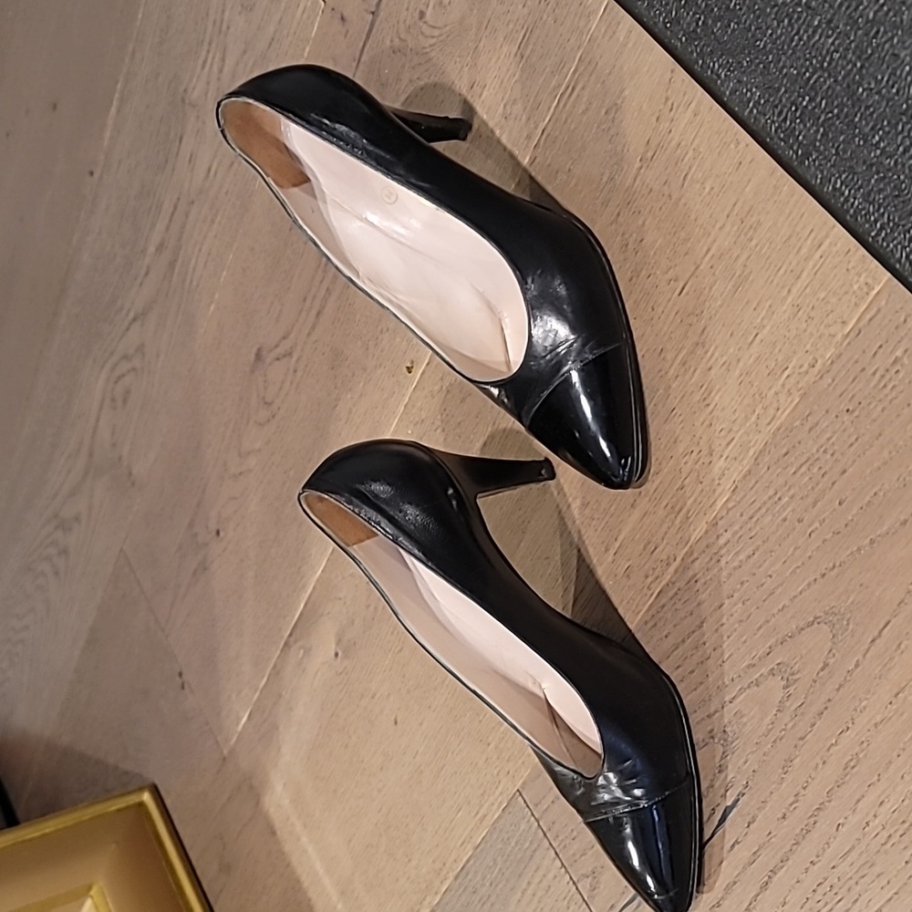 Chanel classic black pumps size 37.5 - Picture 4 of 5